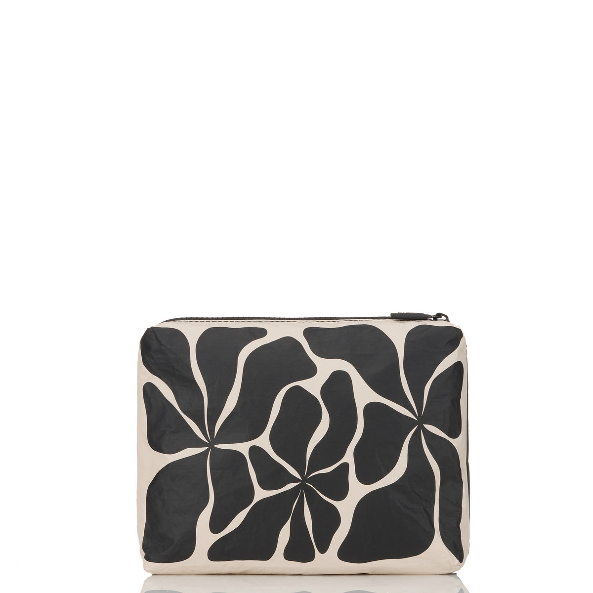 Wavy Pouch Small Black on Sandstone