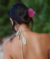 Single Opihi Hair Clip Pink