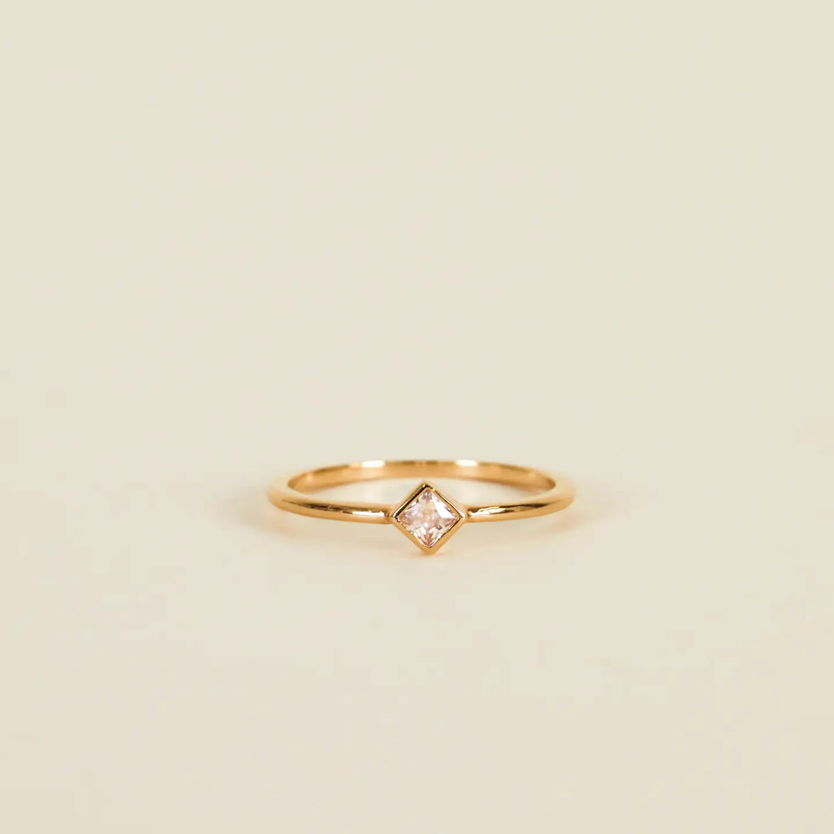 Gold Ring Diamond Stud Champagne