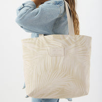 Areca Day Tripper Latte on Sandstone