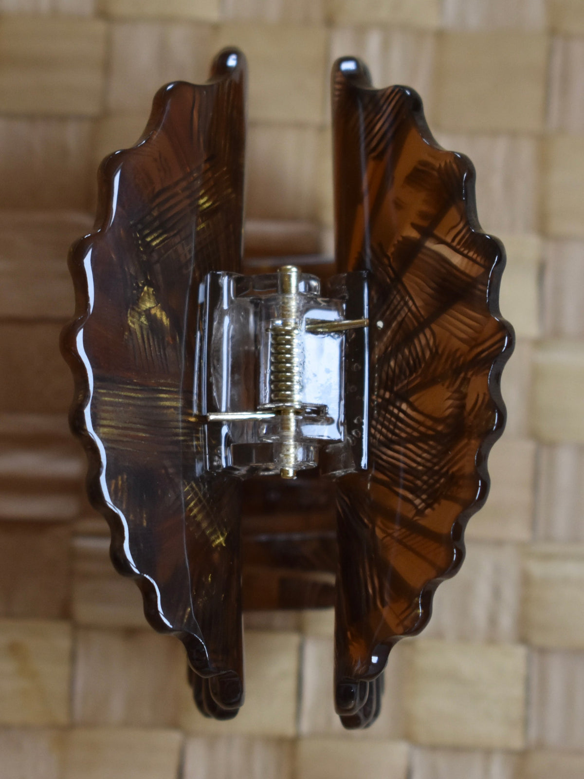 Opihi Shell Claw Clip Brown