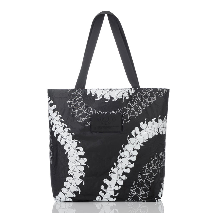 Puakenikeni Reversible Tote White/Black