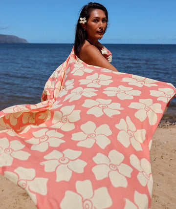 Puakenikeni Pareo Coral