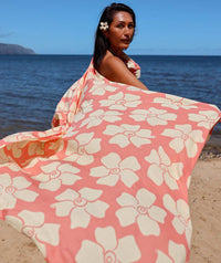 Puakenikeni Pareo Coral