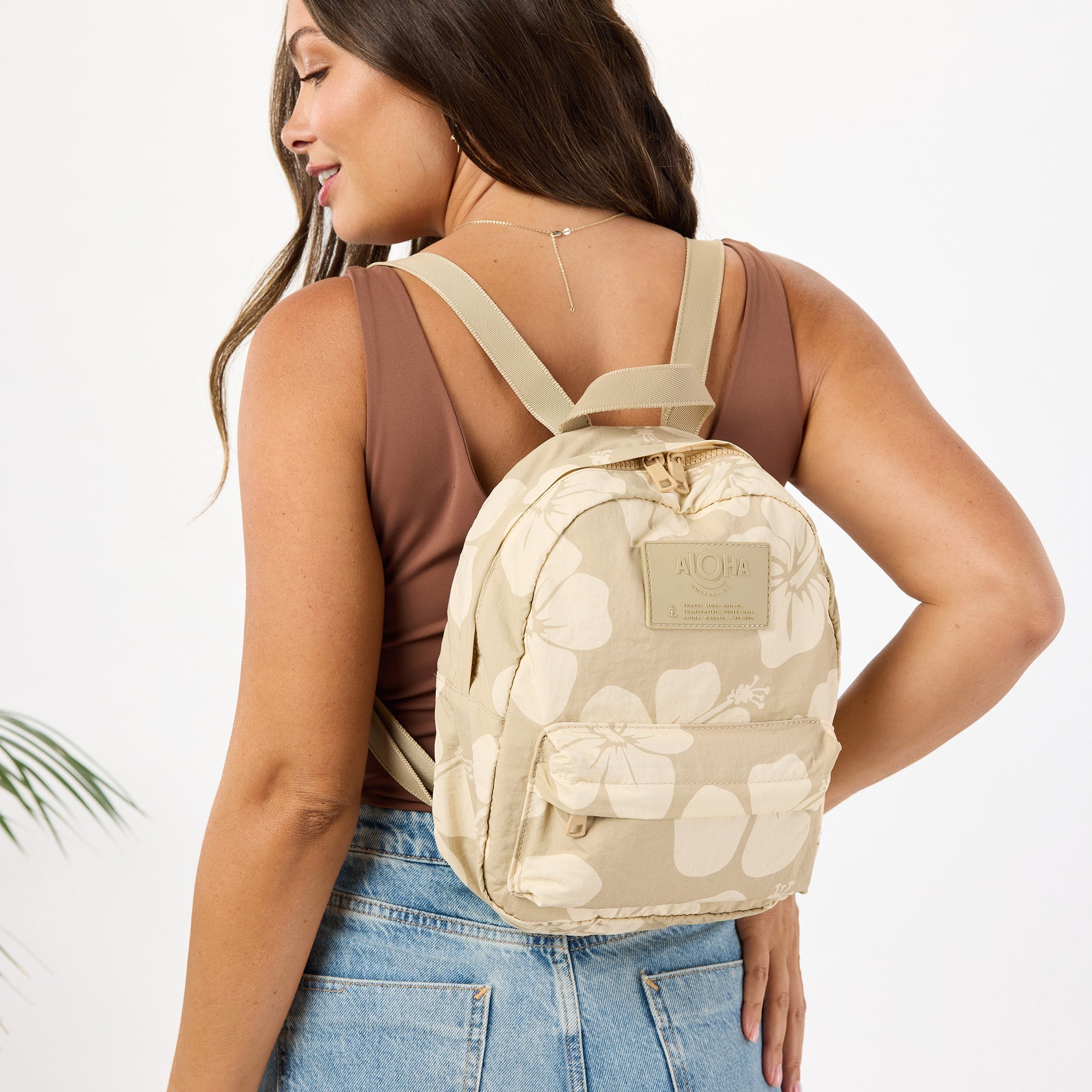 アロハコレクション　ミニバックパック　リュックサック　ベージュ　Hana Hou Aloha Collection| Hana Hou Mini Backpack | Crème/Dune – The