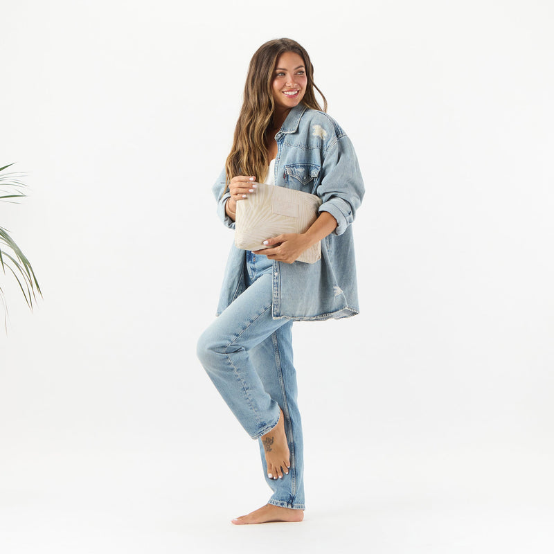 Areca Mid Pouch Latte on Sandstone