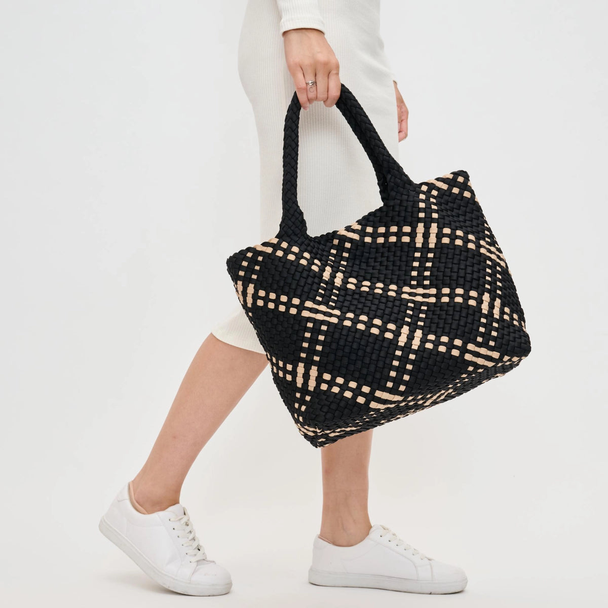 Sky's The Limit Medium Woven Tote Black/Nude