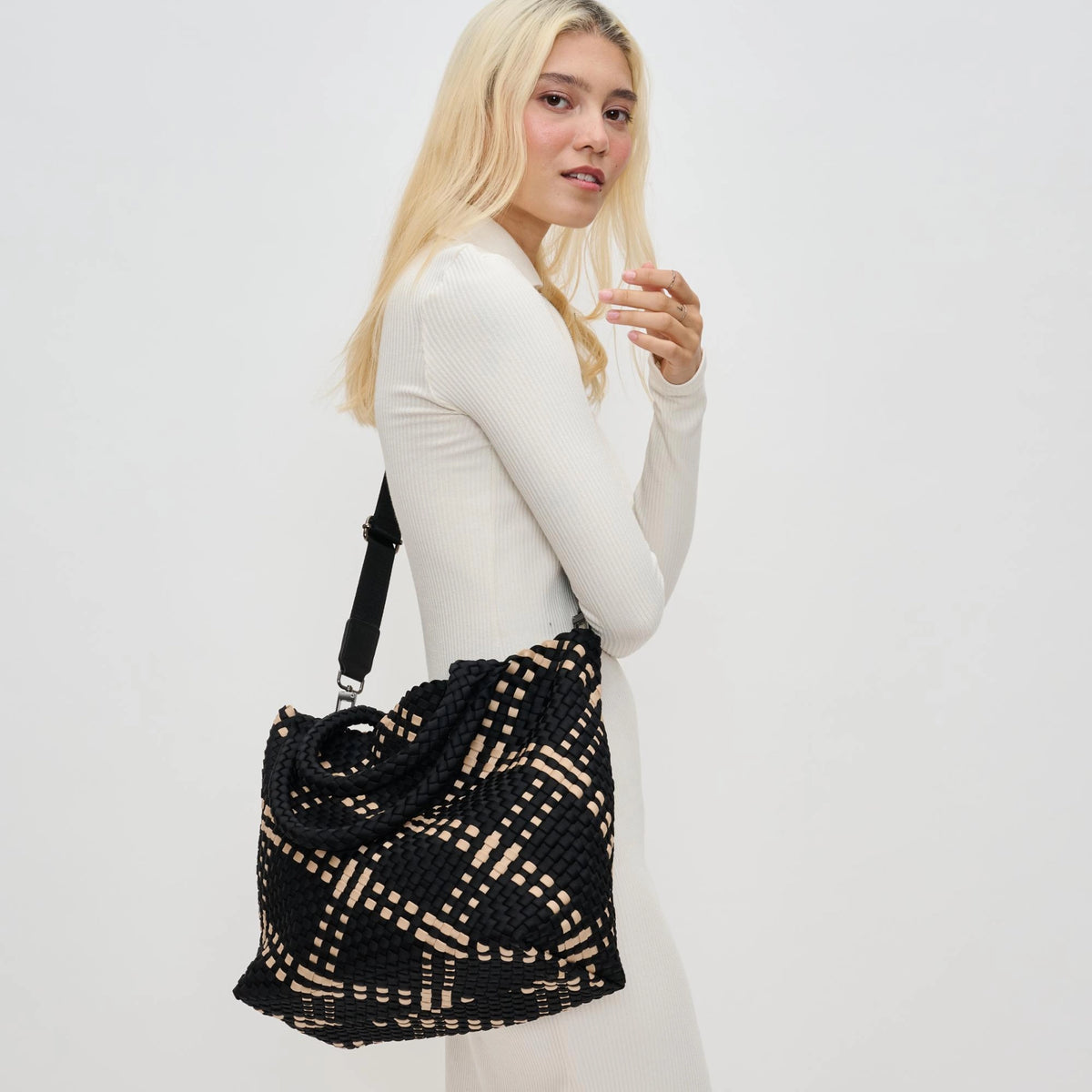 Sky's The Limit Medium Woven Tote Black/Nude