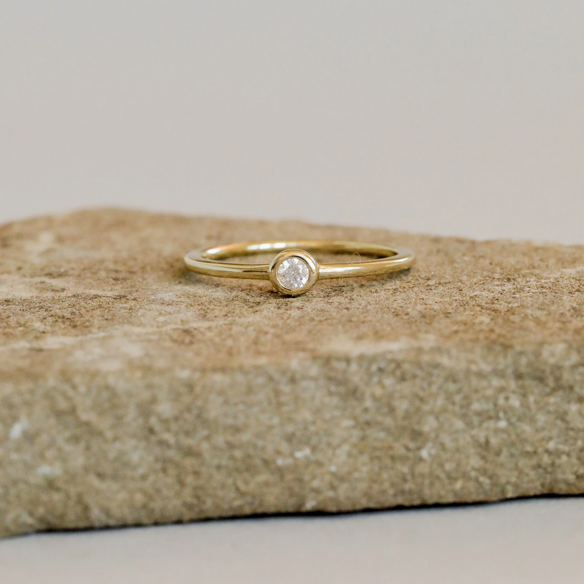 Simple Stud Ring