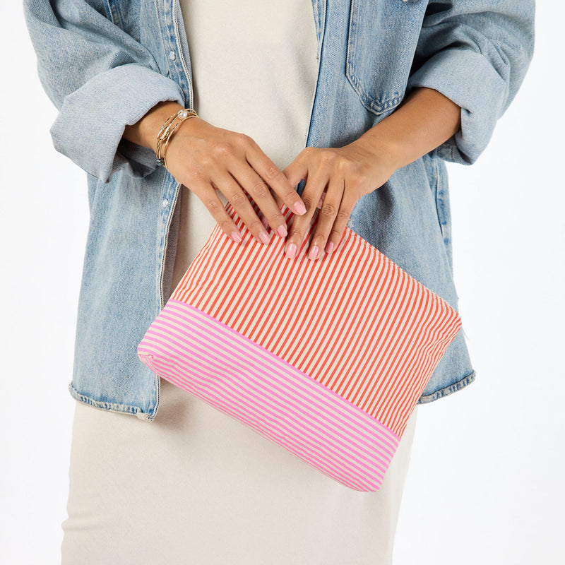 Salina Mid Pouch Fruit Punch on Sandstone