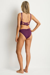 Essentials Edit V Front Mid Bottom Claret
