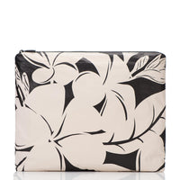 Melia Max Pouch Black on Sandstone