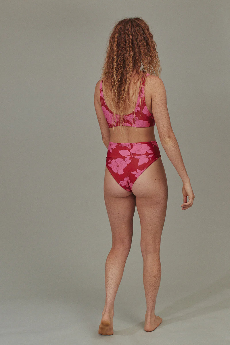 Maggie Top Ahunui