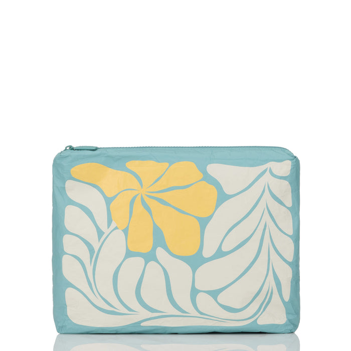 Swish Mid Pouch Sandstone on Tide
