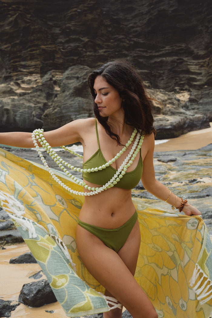 Pua Kenikeni Beach Towel