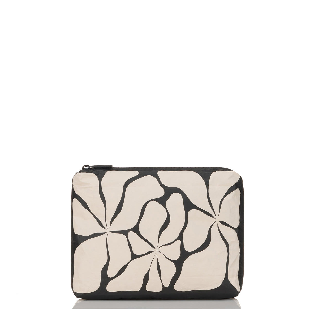 Wavy Pouch Small Black on Sandstone