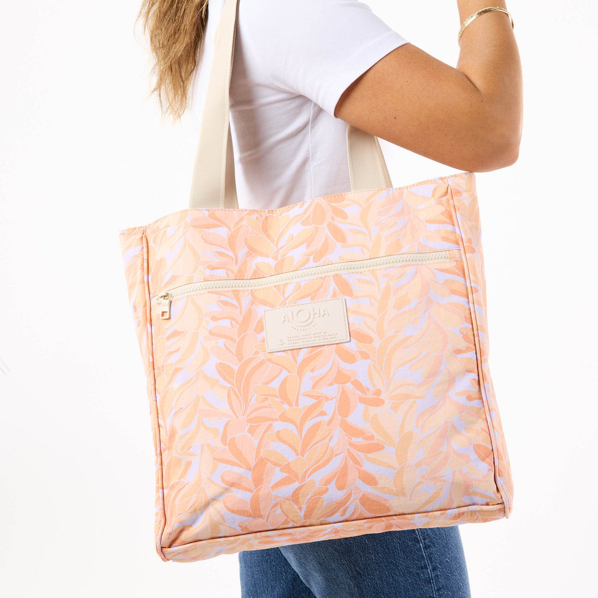 Lei Stand Daily Tote Peachy