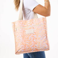 Lei Stand Daily Tote Peachy