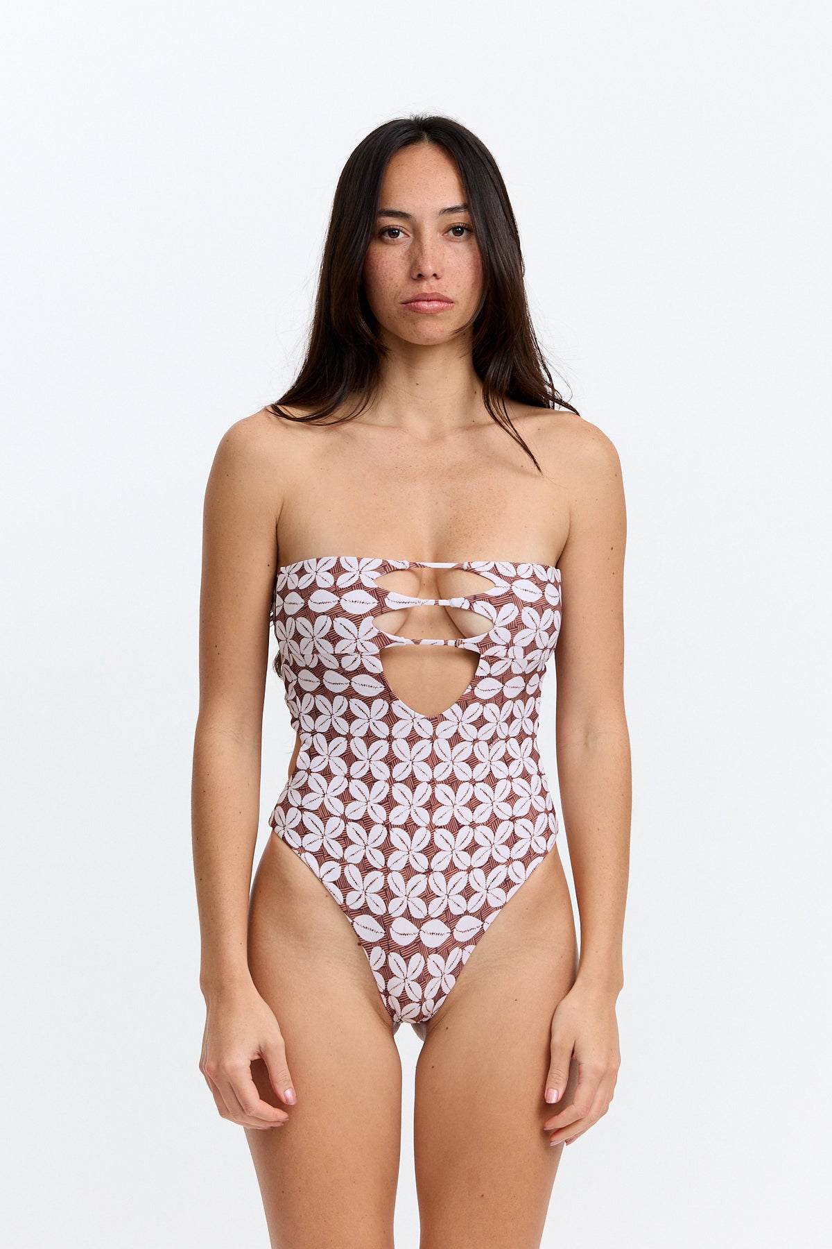 India One Piece Cowrie Basket