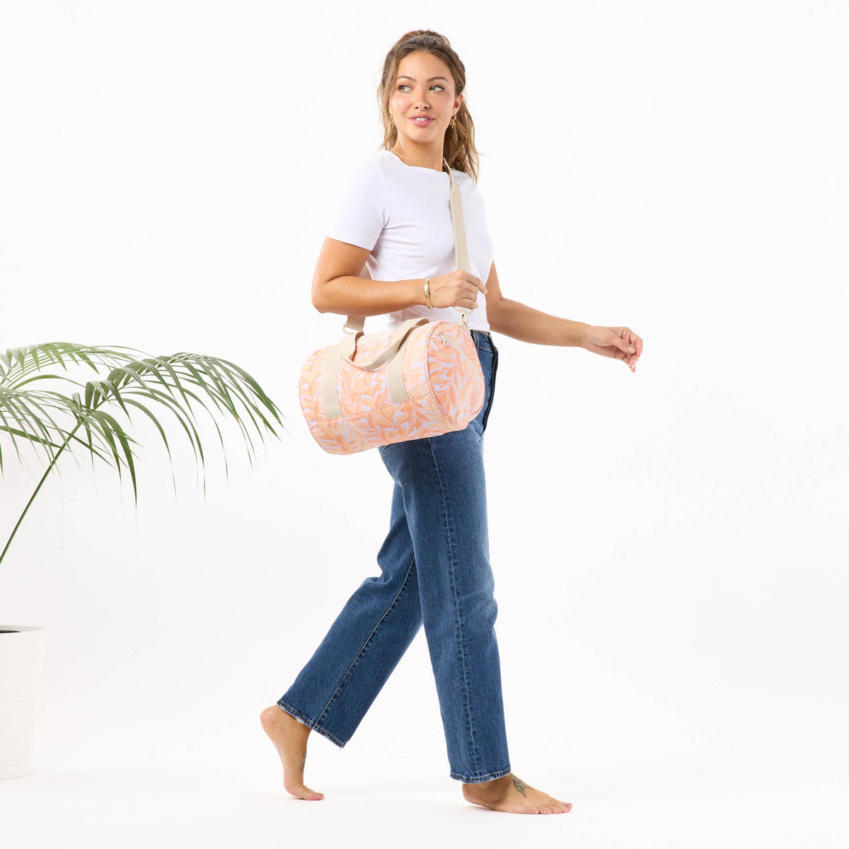 Lei Stand Stubby Duffle Peachy