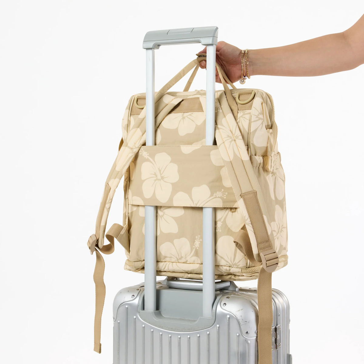 Le Bebe in Creme on Dune