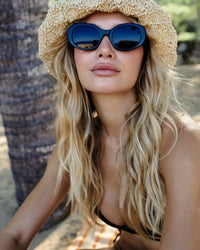 Camilla Black/Smoke