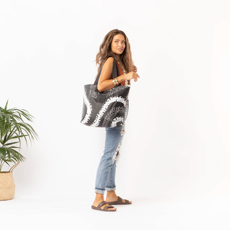 Puakenikeni Day Tripper Tote